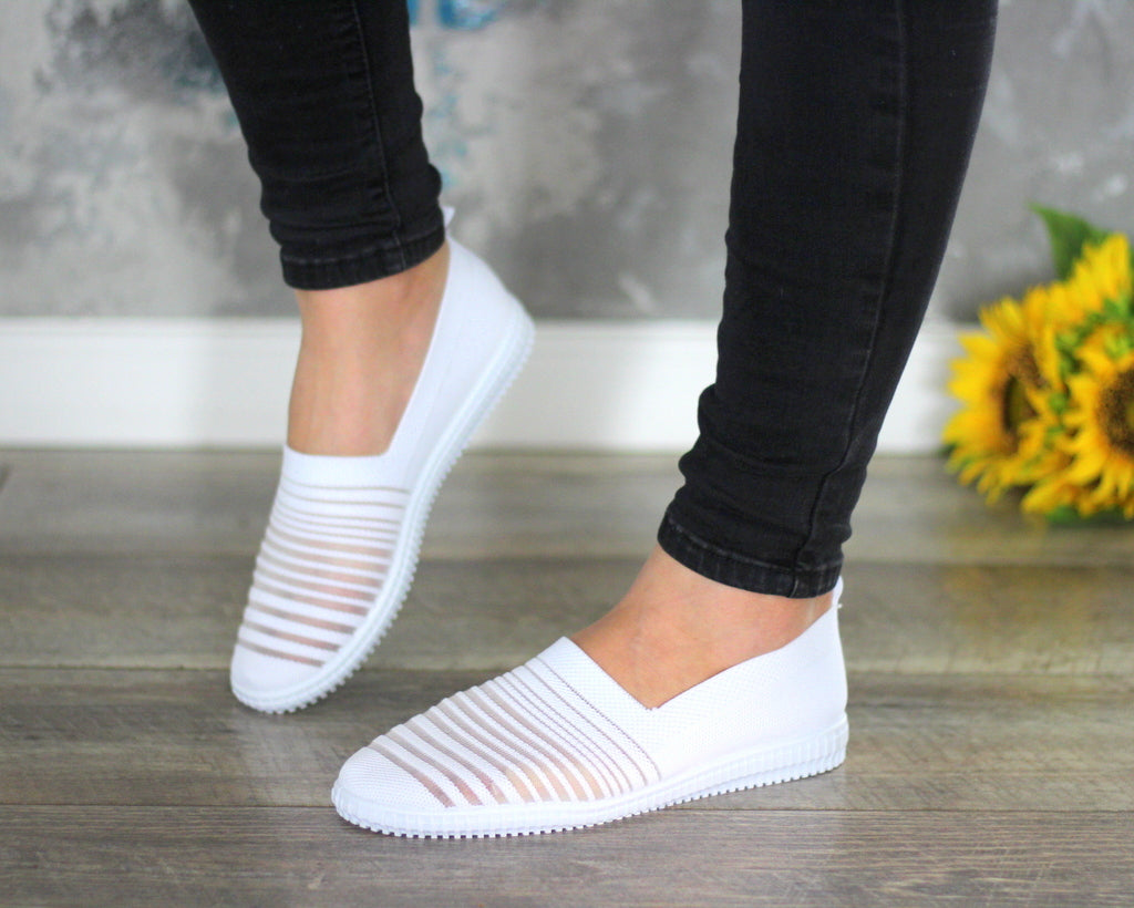 Дамски бели еластични маратонки от ликра all white air