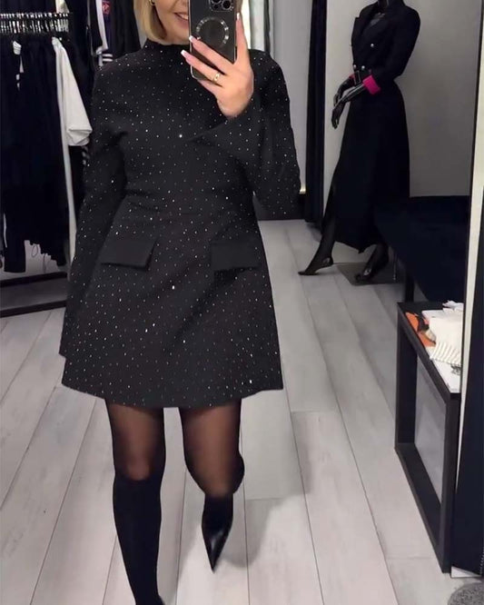 Elegante vestido de mujer brillante-ES