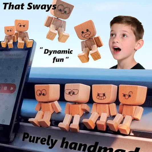 Очарователна малка дървена фигурка, която се движи с 12 различни изражения на лицето